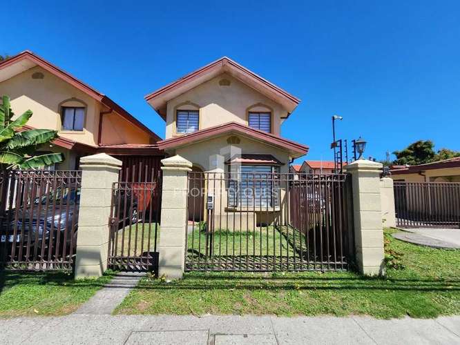 VENTA AMPLIA CASA 4D+2B H. FAMILIARES TALCAHUANO