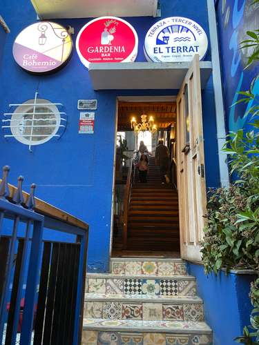 ¡Arrienda un espacio gastronómico de 2 pisos en el corazón turístico de Valparaíso!