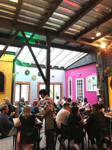 ¡Arrienda un espacio gastronómico de 2 pisos en el corazón turístico de Valparaíso!