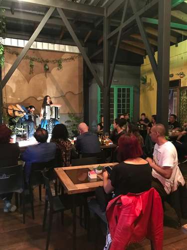 ¡Arrienda un espacio gastronómico de 2 pisos en el corazón turístico de Valparaíso!
