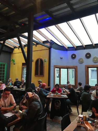 ¡Arrienda un espacio gastronómico de 2 pisos en el corazón turístico de Valparaíso!