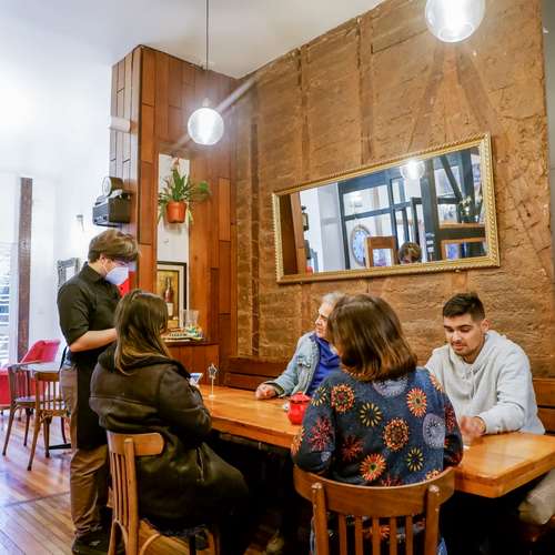 ¡Arrienda un espacio gastronómico de 2 pisos en el corazón turístico de Valparaíso!