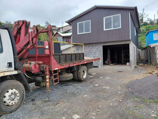 SE VENDE CASA EN LOTA