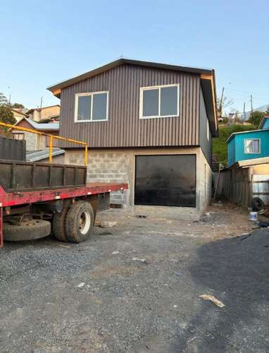 SE VENDE CASA EN LOTA
