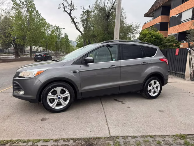 FORD ESCAPE 2.0 AUTOMATICO FULL AIRE AIRBAG CAMARA VER EN LAS CONDES 2015 - Imagen 4