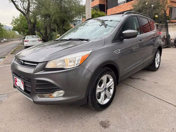 FORD ESCAPE 2.0 AUTOMATICO FULL AIRE AIRBAG CAMARA VER EN LAS CONDES 2015 - Imagen 3