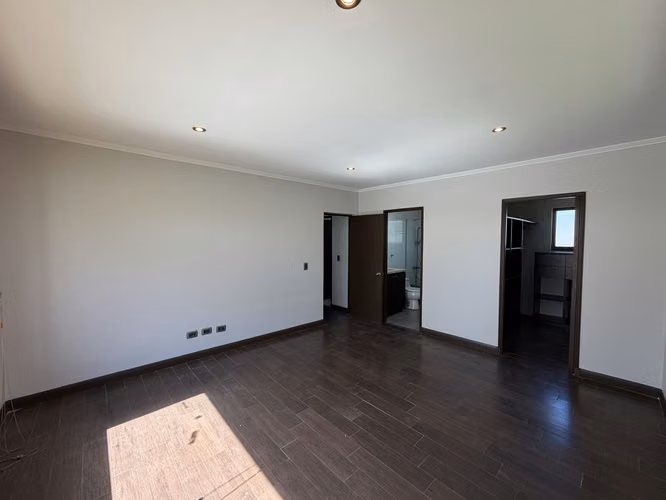 PROPIEDAD EN ARRIENDO EN EXCELENTE CONDOMINIO