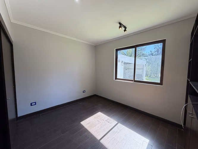 PROPIEDAD EN ARRIENDO EN EXCELENTE CONDOMINIO