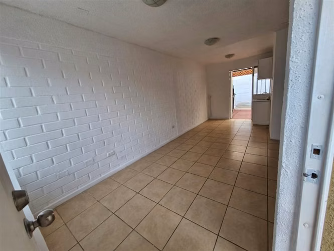 Casa en arriendo de 3 dorm. en Padre Hurtado - Imagen 2