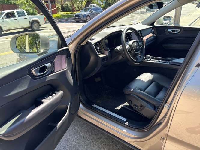 VOLVO XC60 2024 - Imagen 5