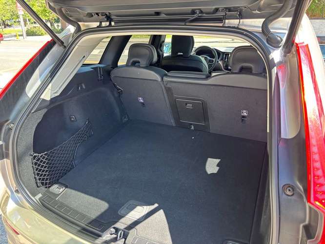 VOLVO XC60 2024 - Imagen 10