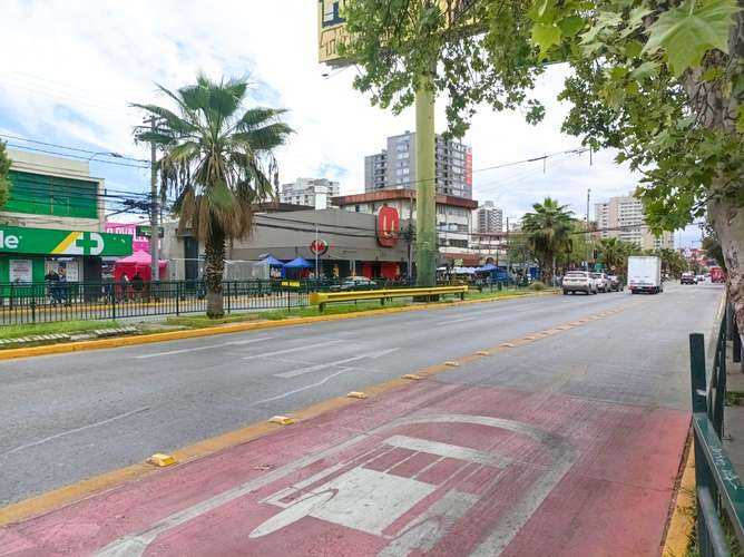 Comercial. 1.200 m2. José Ureta. Metro Lo Ovalle (185996)