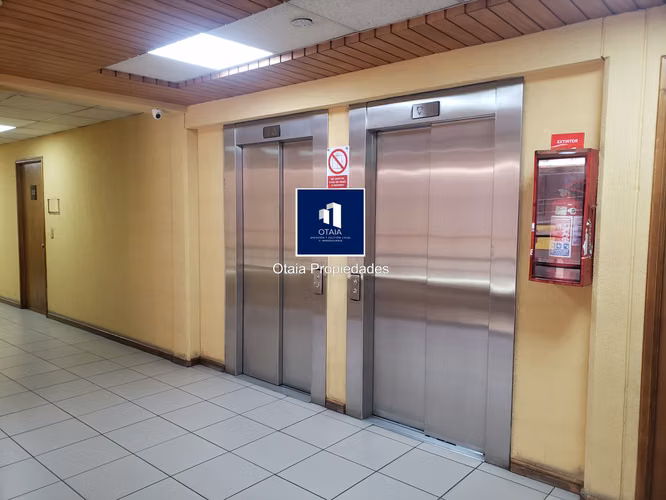 Oficina Comercial en Arriendo con Ubicación Privilegiada