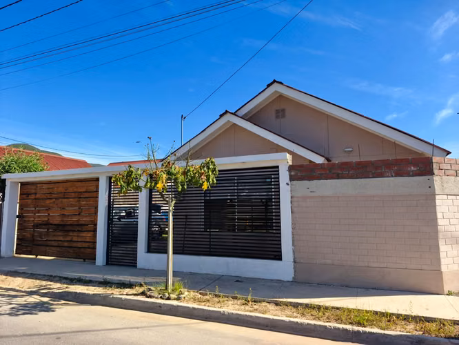 Se Arrienda Amplia Casa en Punta Mira, Coquimbo.