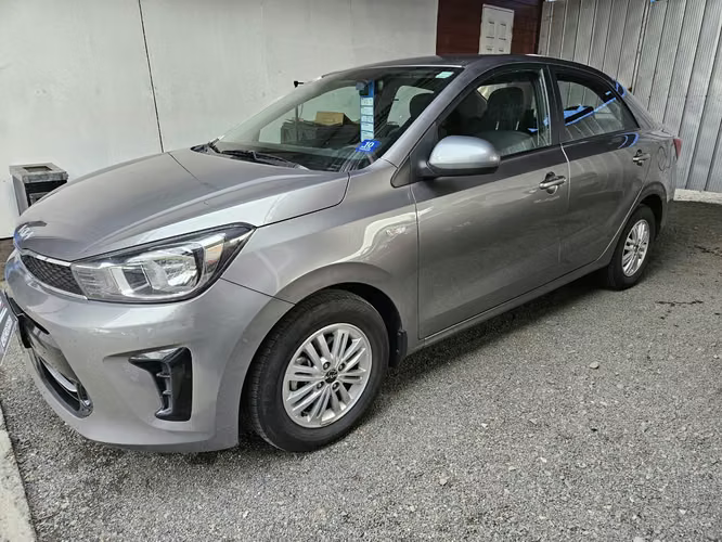 KIA SOLUTO LX