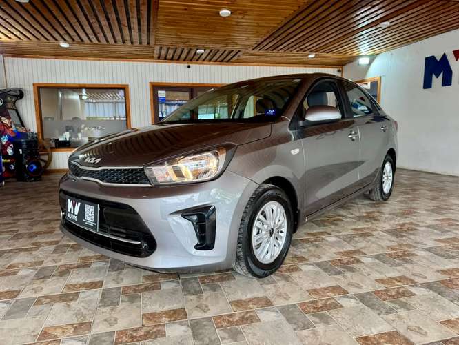 KIA SOLUTO LX