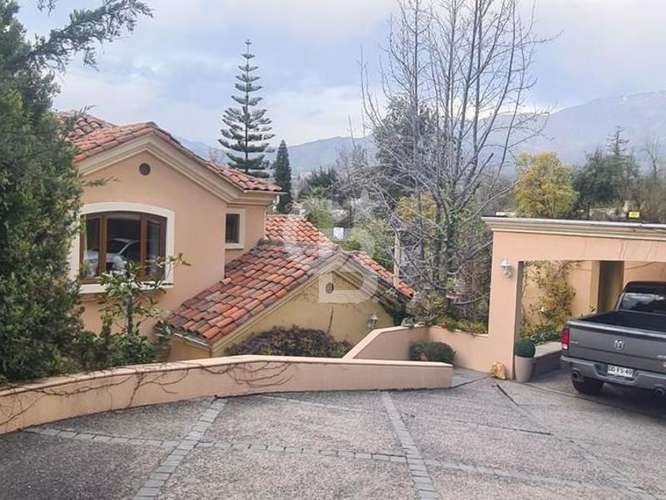 Casa familiar con comodos espacio y hermoso jardin - Imagen 14
