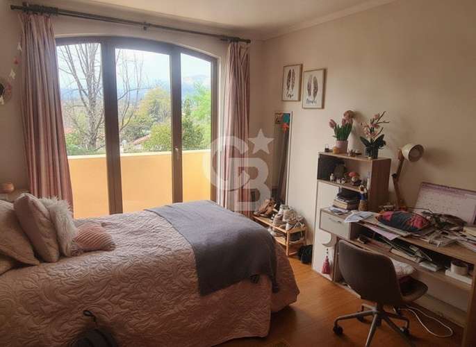 Casa familiar con comodos espacio y hermoso jardin - Imagen 6