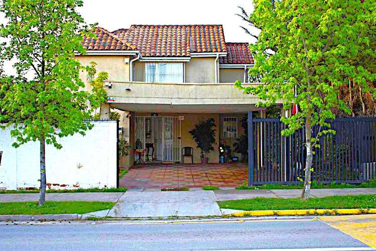 Vivienda Amplia, Luminosa en Sector Tranquil (185998)