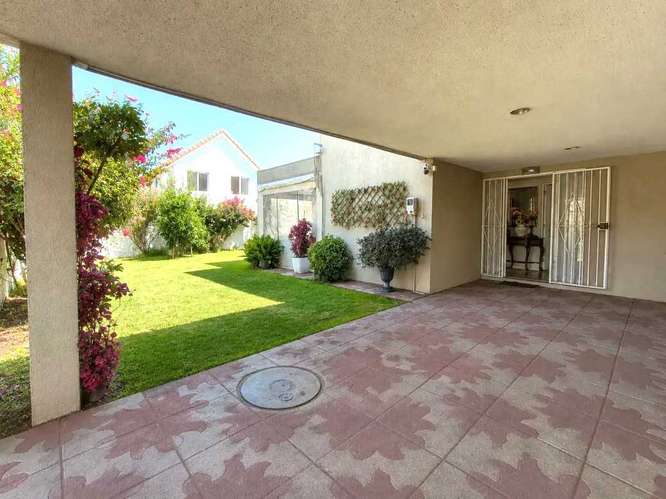 Vivienda Amplia, Luminosa en Sector Tranquil (185998)