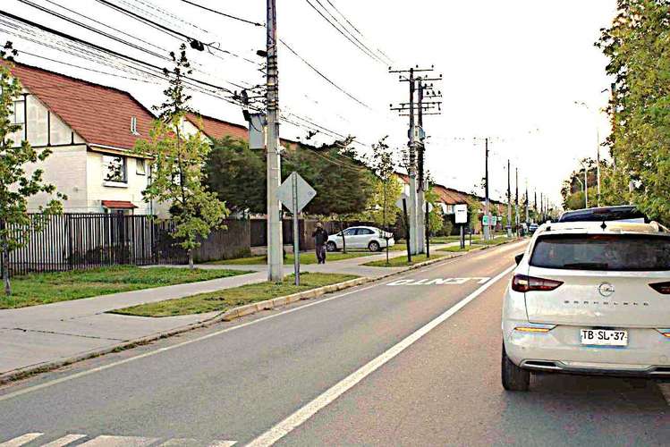 Vivienda Amplia, Luminosa en Sector Tranquil (185998)