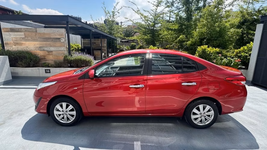  TOYOTA NEW YARIS GLI 1.5 AUTOMÁTICO 2019