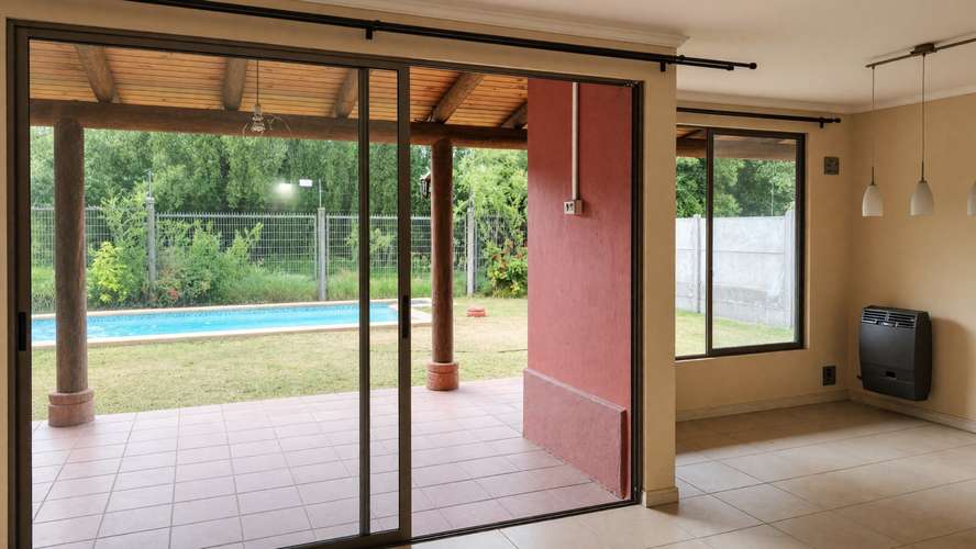 Casa 4D/3B con piscina y vista cordillera - Imagen 3