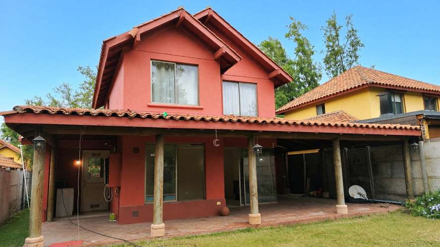 Casa 4D/3B con piscina y vista cordillera
