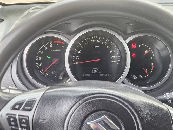  ¡VENDO SUZUKI GRAND NOMADE 4x4 – AÑO 2010!