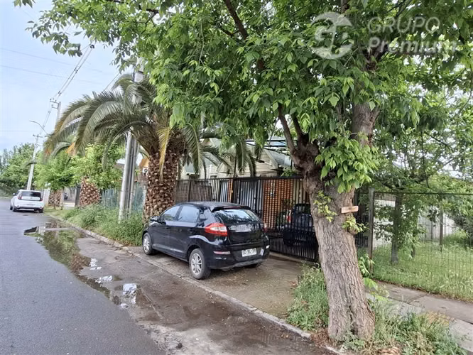 Hermosa y acogedora casa en venta de 4 dorm. 1 baño en Buín