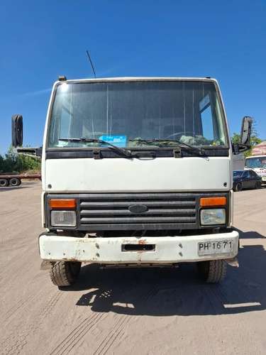 Se vende camion Tolva Ford Cargo 2425 año 1996 12 M3