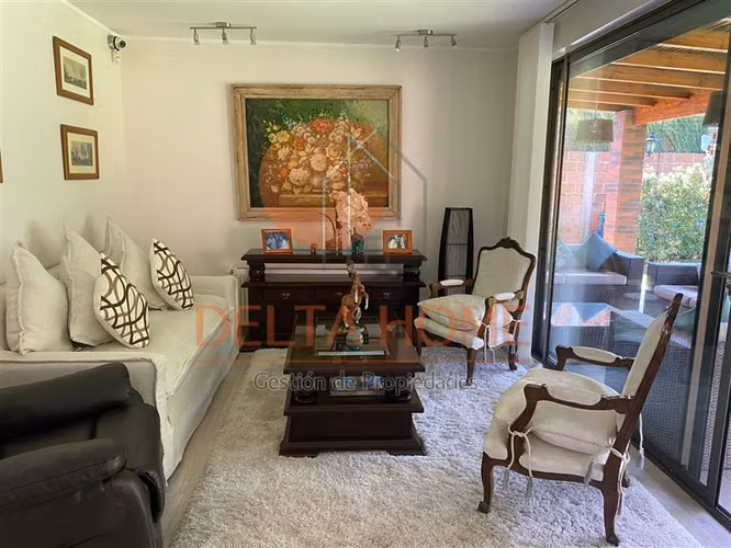 Casa en venta de 4 dorm. en Peñalolén - Imagen 2