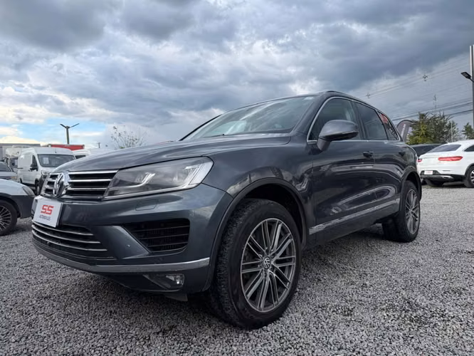 VOLKSWAGEN TOUAREG 4.2 V8 4X4 AT 2017