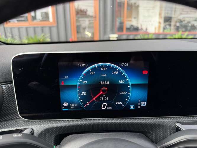 MERCEDES-BENZ A200  HB AT 1.3 TURBO 2020