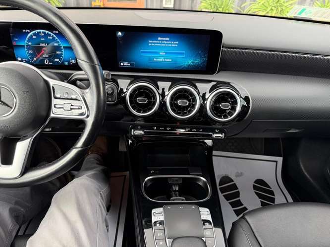 MERCEDES-BENZ A200  HB AT 1.3 TURBO 2020