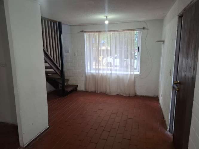 Casa de dos pisos, en Villa Pablo Neruda - Imagen 8