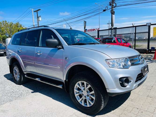 MITSUBISHI MONTERO SPORT 2015