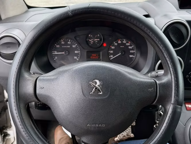 PEUGEOT PARTNER HDI 2019 - Imagen 8