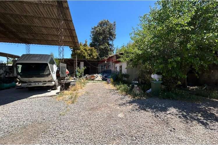 Arriendo de terreno con galpón en viluco.