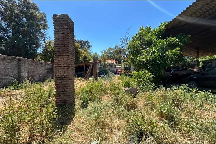 Arriendo de terreno con galpón en viluco.