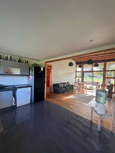 IMPERDIBLE! PARCELA CON 2 CASAS, PISCINA Y JARDÍN - Imagen 11