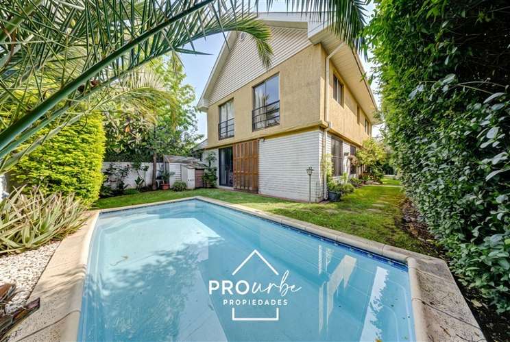 Casa en venta de 4 dorm. en Las Condes