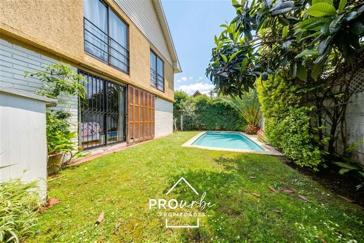 Casa en venta de 4 dorm. en Las Condes - Imagen 2