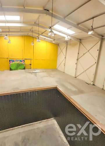 Arriendo galpón 300 m habilitado con oficina y baños, Concón
