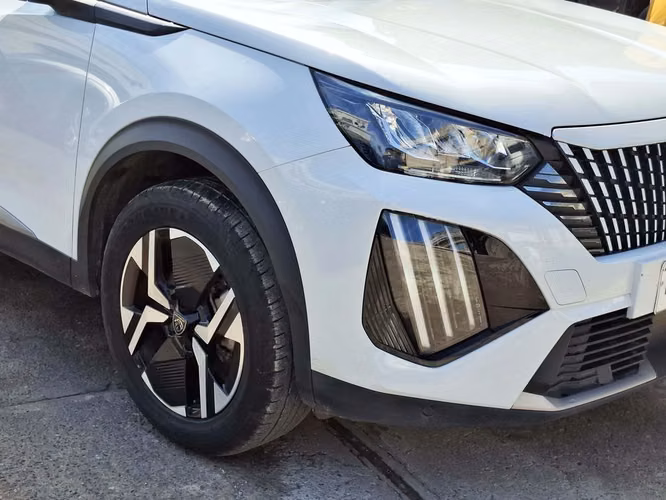 PEUGEOT 2008 2025 - Imagen 5