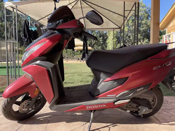 Vendo Moto Honda Elite 125cc 2025 prácticamente NUEVA..!! - Imagen 2