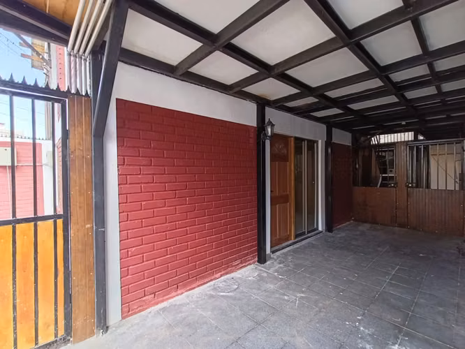 Arriendo casa recien remodelada sector sur