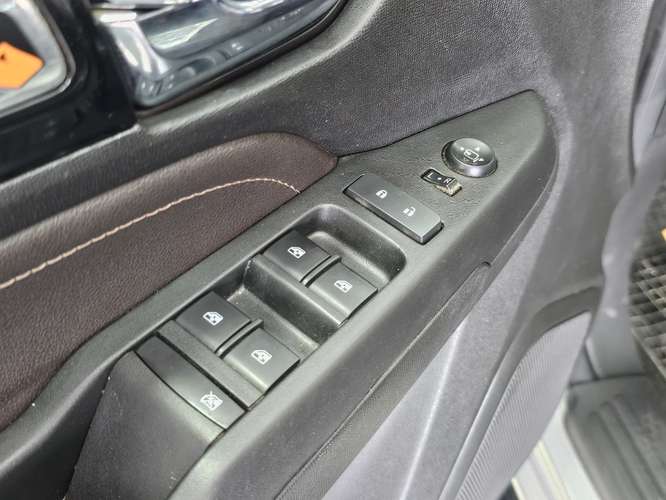Chevrolet Colorado 2.8 HIGH COUNTRY AT 4X4 DIESEL 2023 - Imagen 20