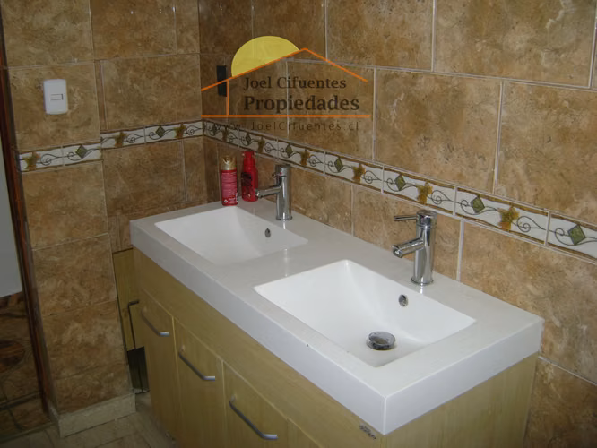 Amplia casa, 1 piso, sólida, excelente ubicación. Cod. 160 - Imagen 9