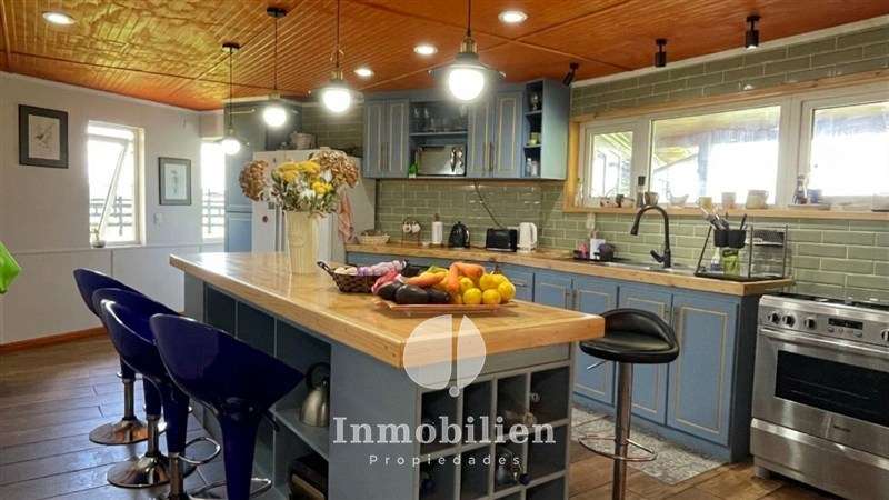 Casa con vista al Volcán 3D/2B y 2 cabañas - Llanquihue